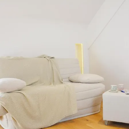 2 Minutes Walk From The Beach Of קאבורג