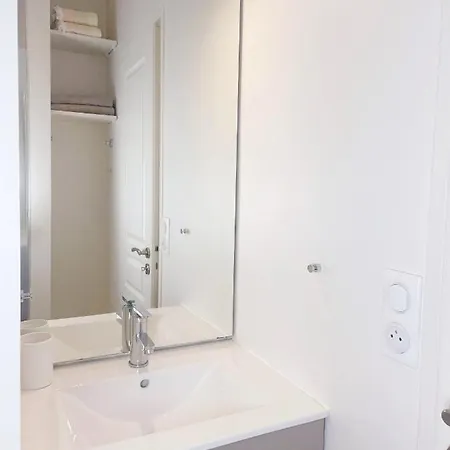 2 Minutes Walk From The Beach Of * קאבורג
