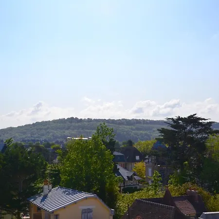 2 Minutes Walk From The Beach Of דירה קאבורג