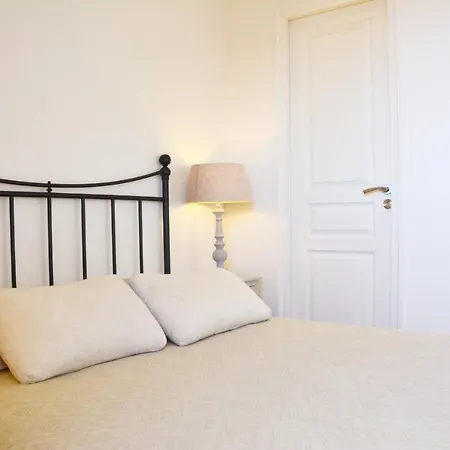 2 Minutes Walk From The Beach Of דירה